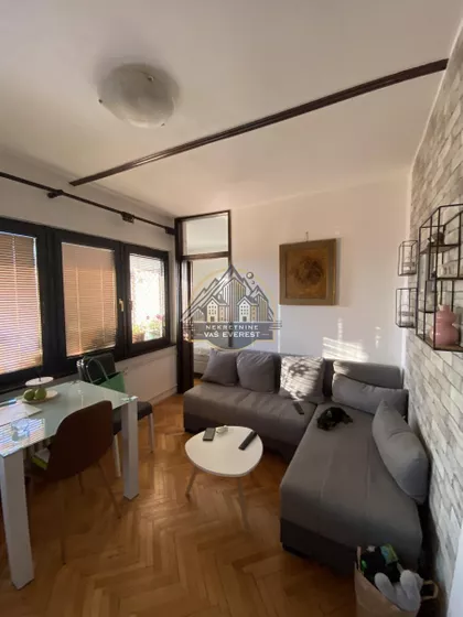 Ustanička | 4zida.rs