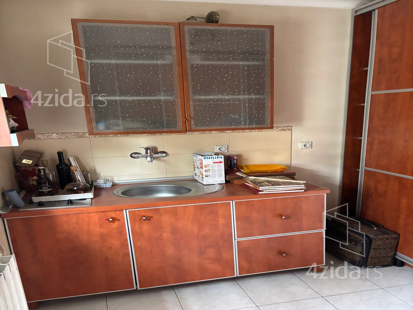 Poslovna zgrada | 4zida