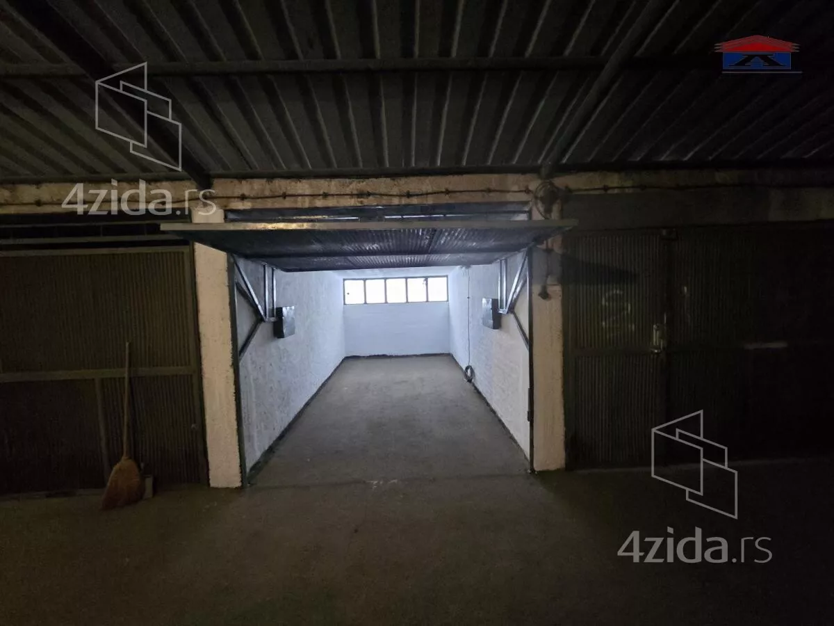 Garaža | 4zida