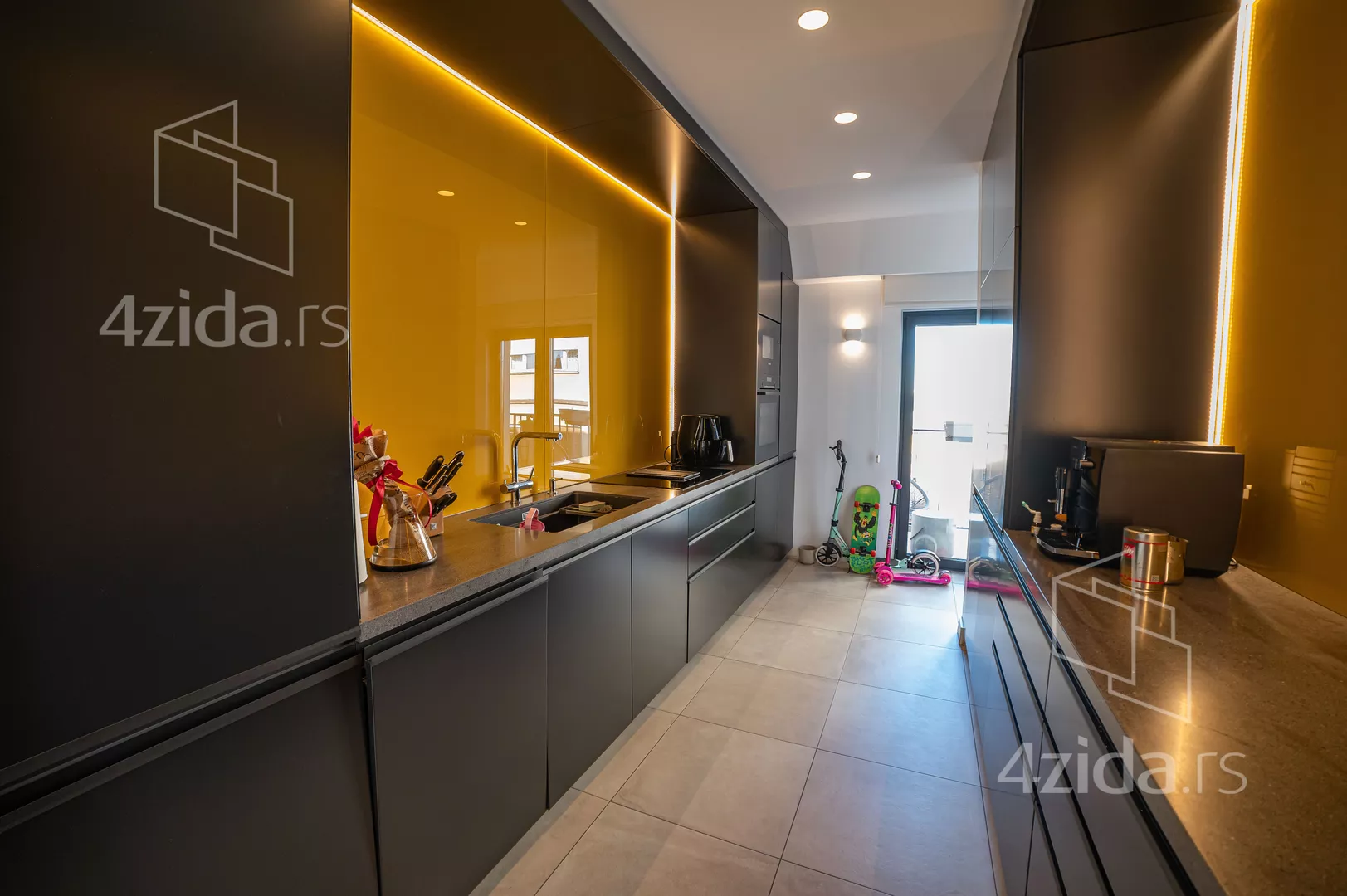 Petosoban stan | 4zida