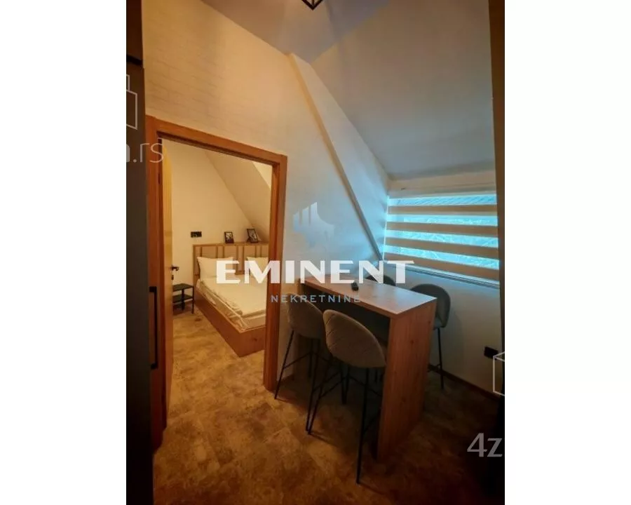 Šestosoban stan | 4zida