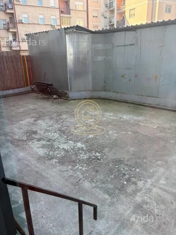 Troiposoban stan | 4zida