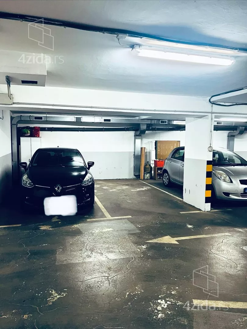 Garaža | 4zida