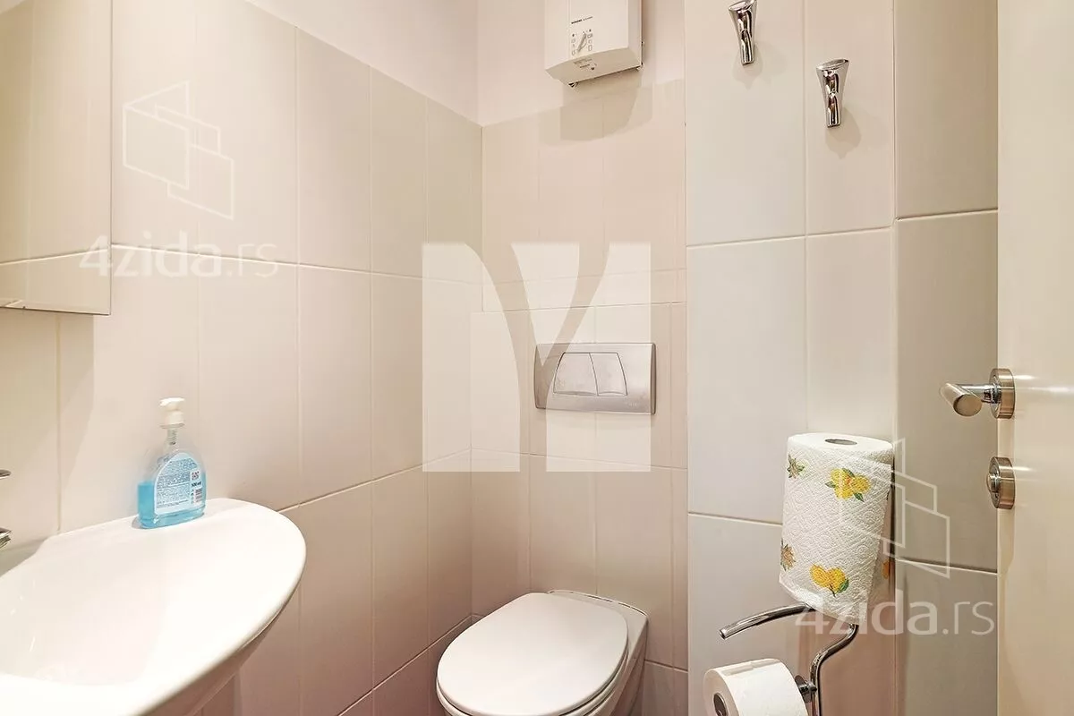 Petosoban stan | 4zida