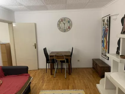 Ustanička | 4zida.rs