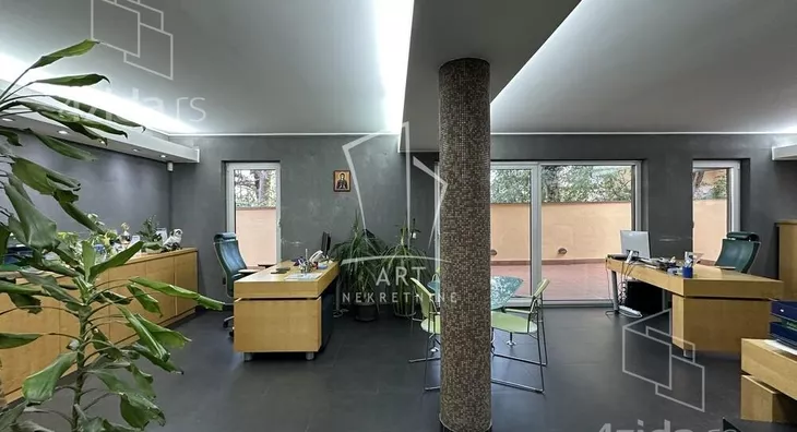 Poslovni prostor | 4zida