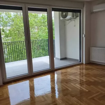 Karađorđeva | 4zida.rs