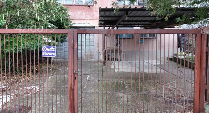 Devetosoban stan | 4zida