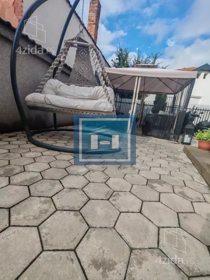 Petosoban stan | 4zida