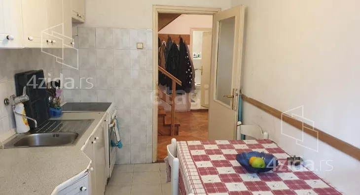 Šestosoban stan | 4zida