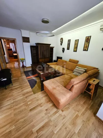Pjarona De Mondezira | 4zida.rs