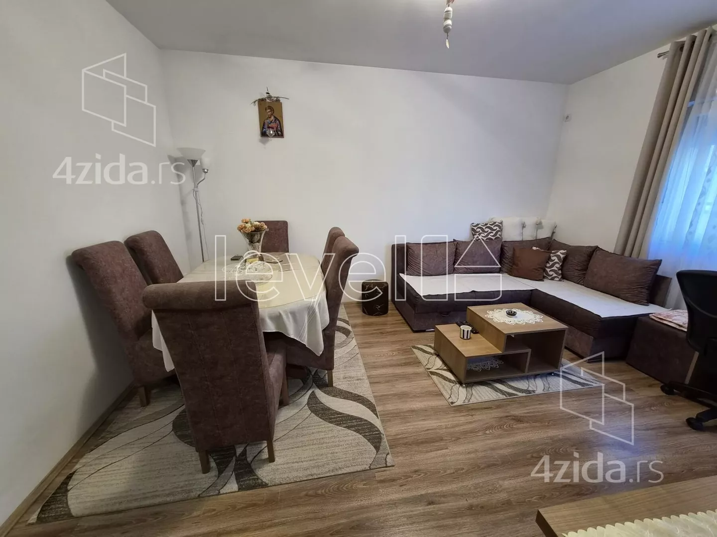 Troiposoban stan | 4zida