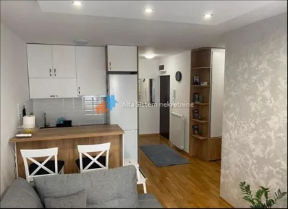 Vukov Spomenik | 4zida.rs