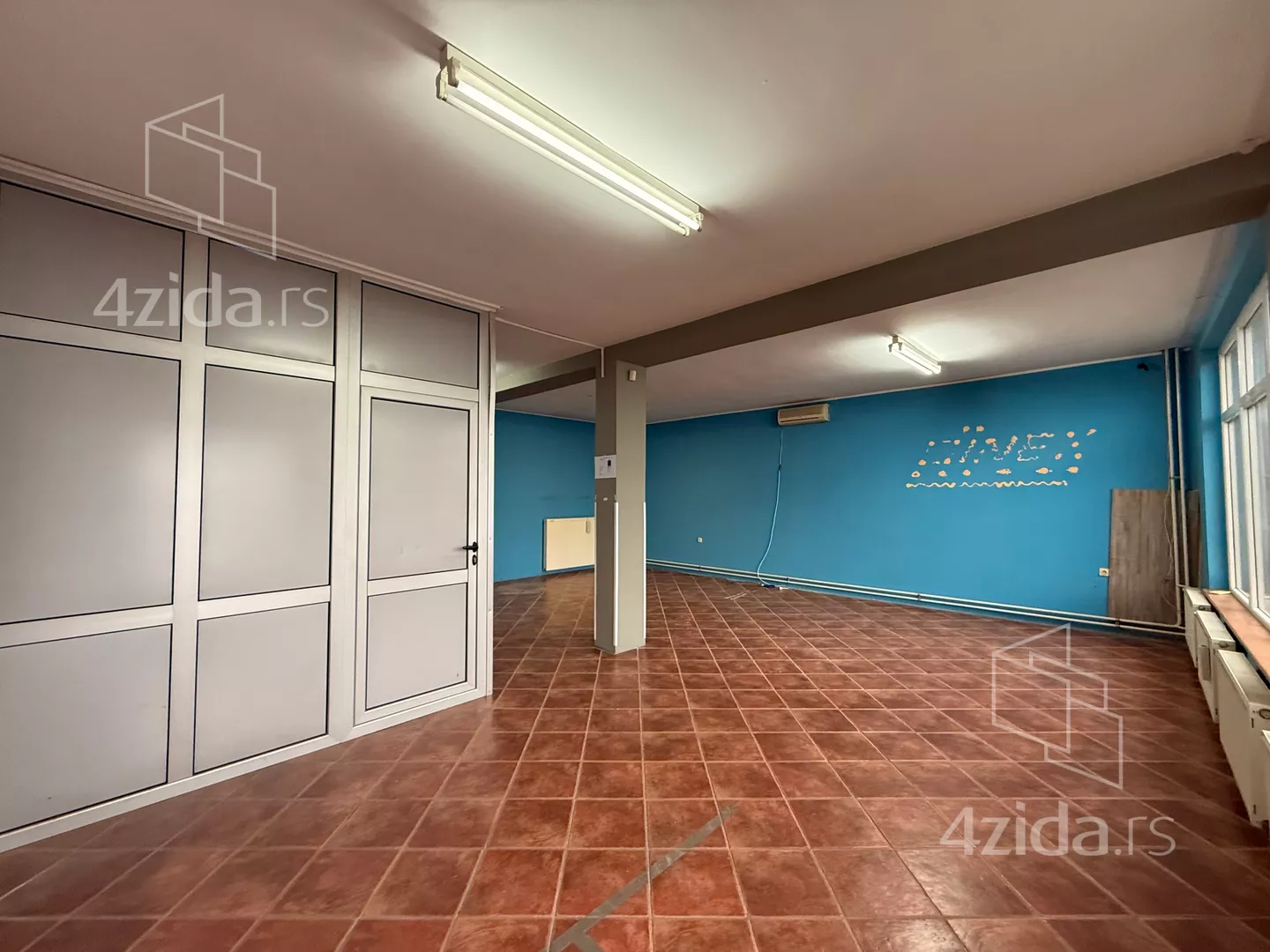 Poslovna zgrada | 4zida