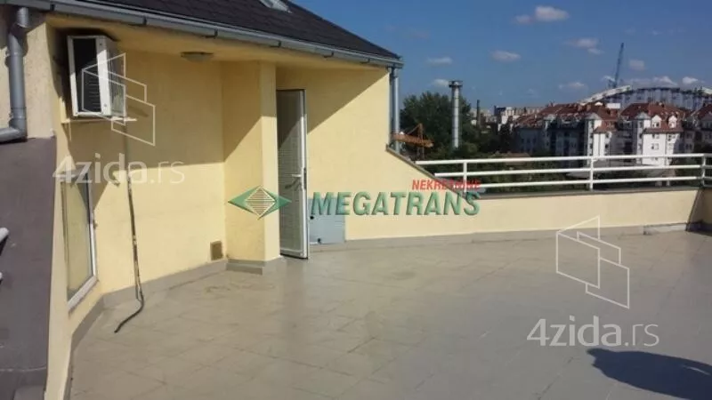 Petosoban stan | 4zida