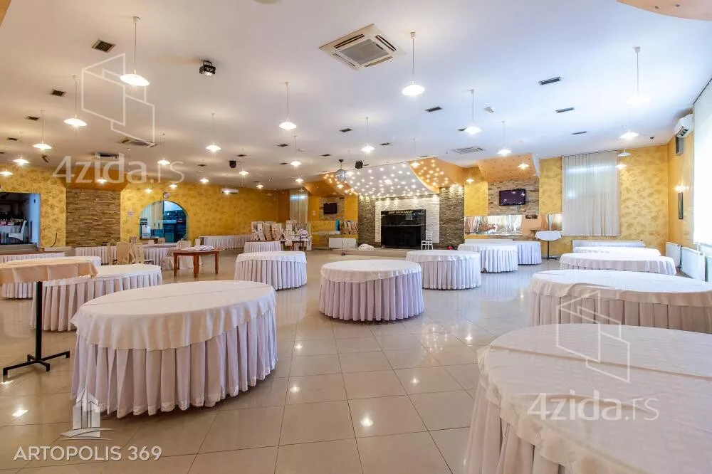 Poslovna zgrada | 4zida