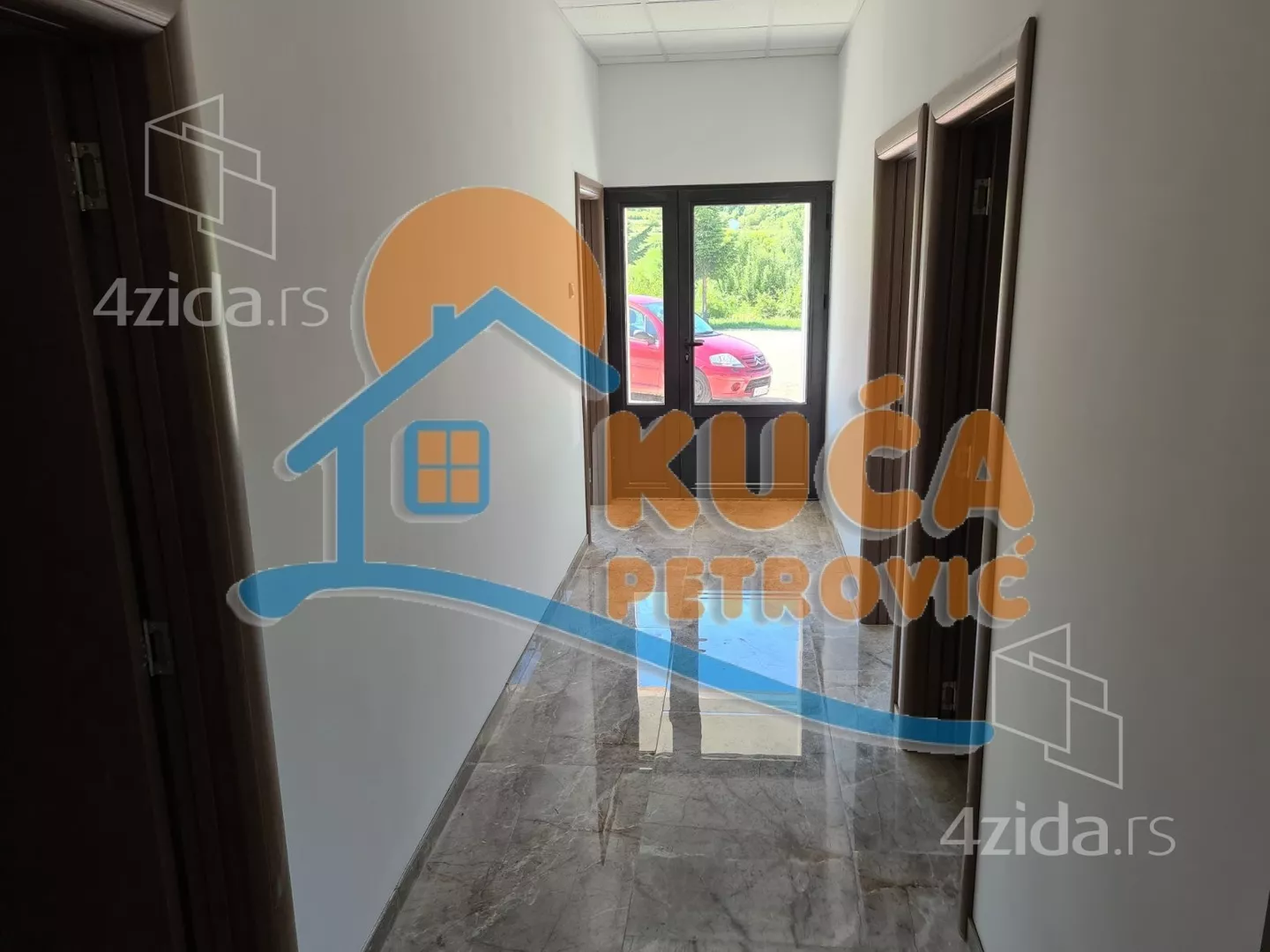 Lokal | 4zida