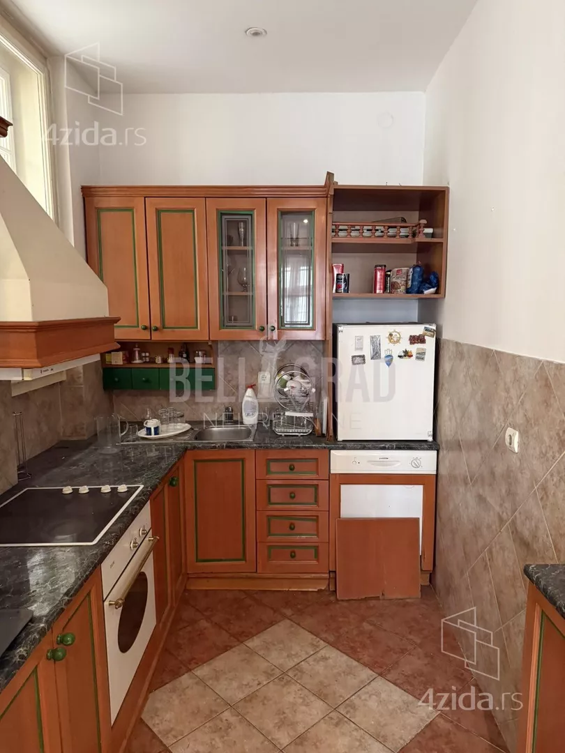 Šestosoban stan | 4zida