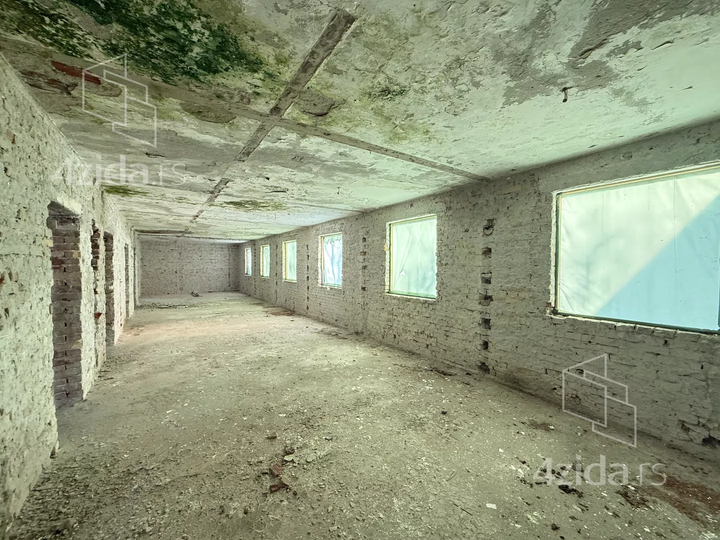 Poslovna zgrada | 4zida