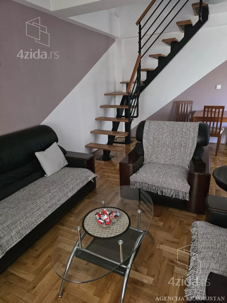 Petosoban stan | 4zida