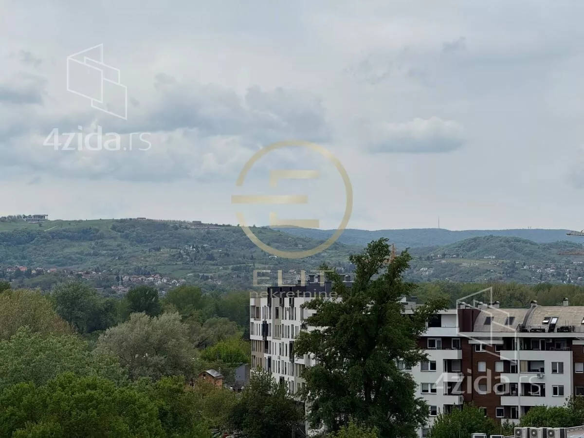 Četvoroiposoban stan | 4zida