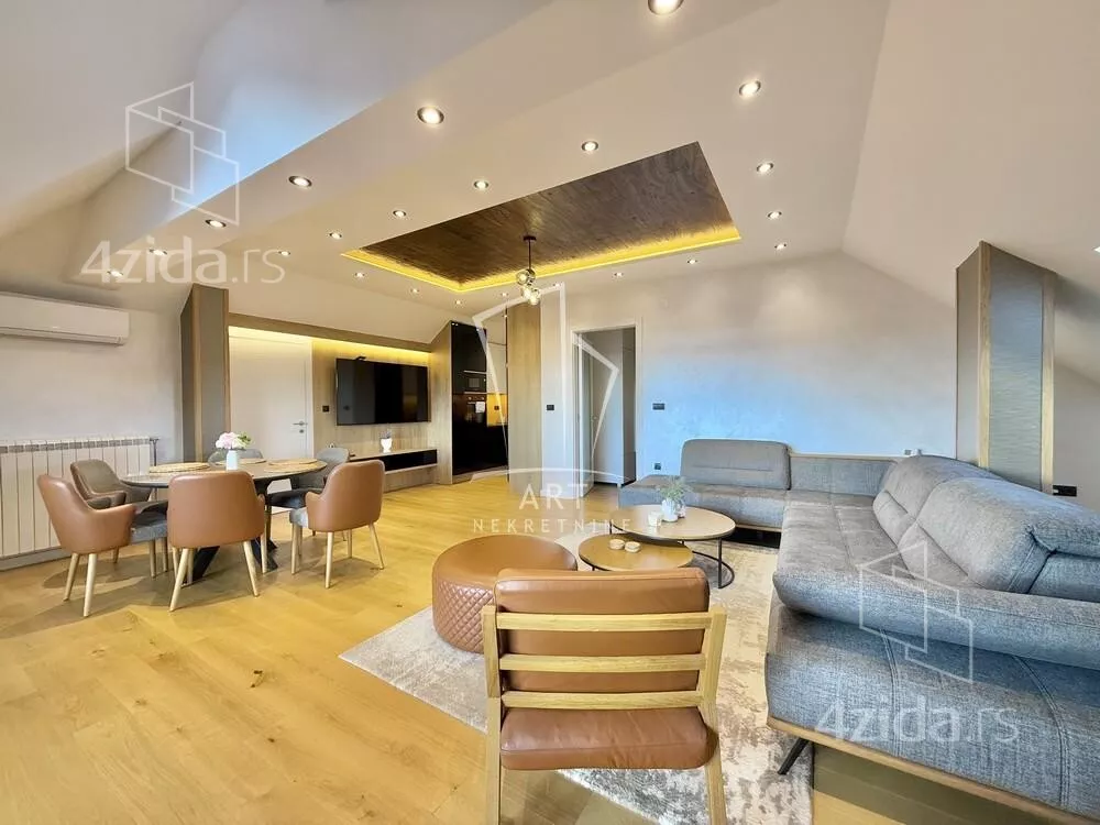 Četvoroiposoban stan | 4zida