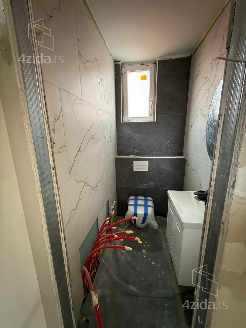 Šestosoban stan | 4zida