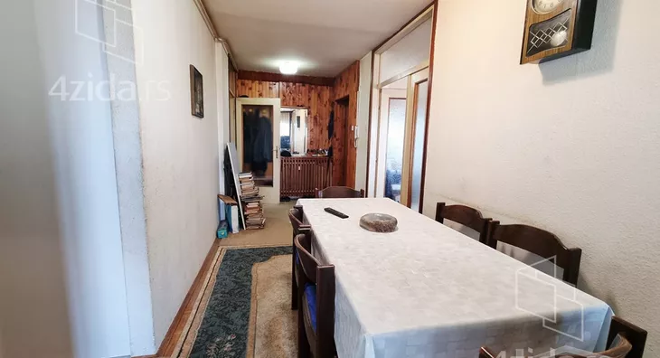 Troiposoban stan | 4zida