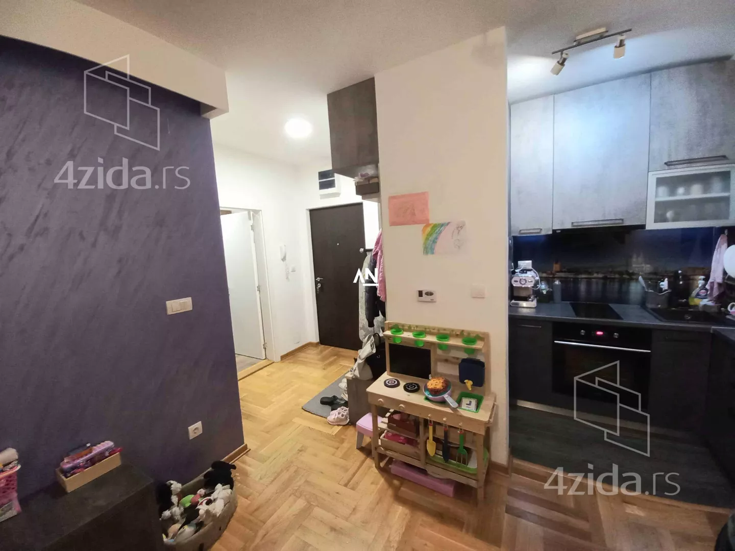 Jednoiposoban stan | 4zida