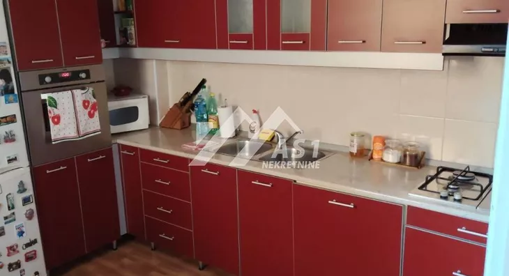 Četvoroiposoban stan | 4zida