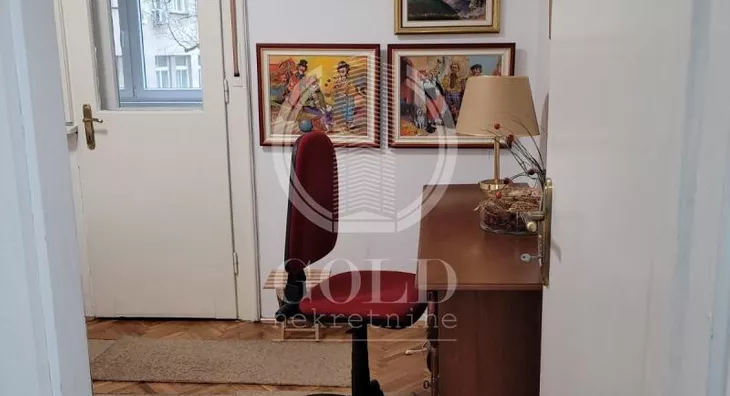 Četvoroiposoban stan | 4zida