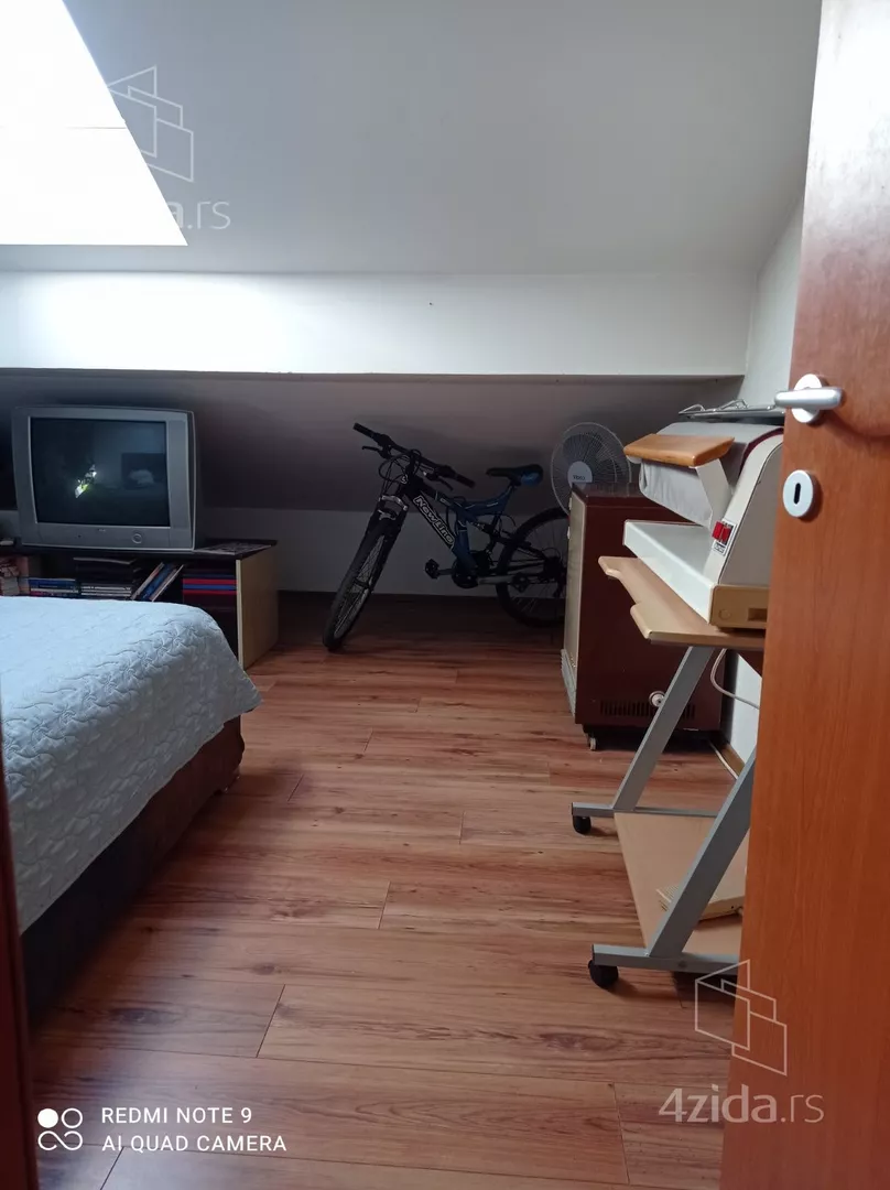 Petoiposoban stan | 4zida