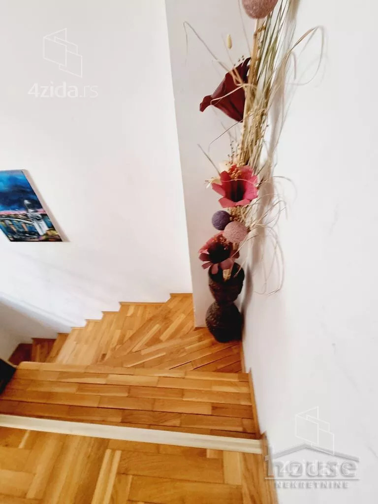 Četvoroiposoban stan | 4zida