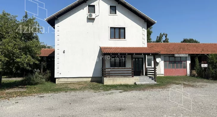 Plac | 4zida