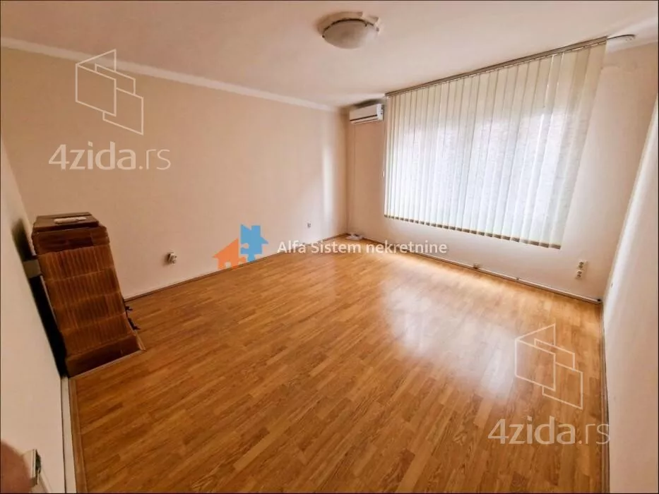 Četvoroiposoban stan | 4zida