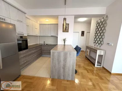 Bratstva i jedinstva | 4zida.rs