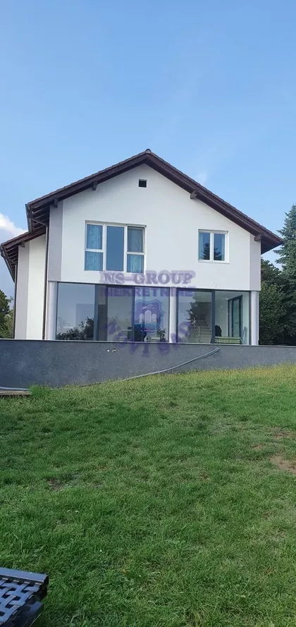 Vojvođanska | 4zida.rs