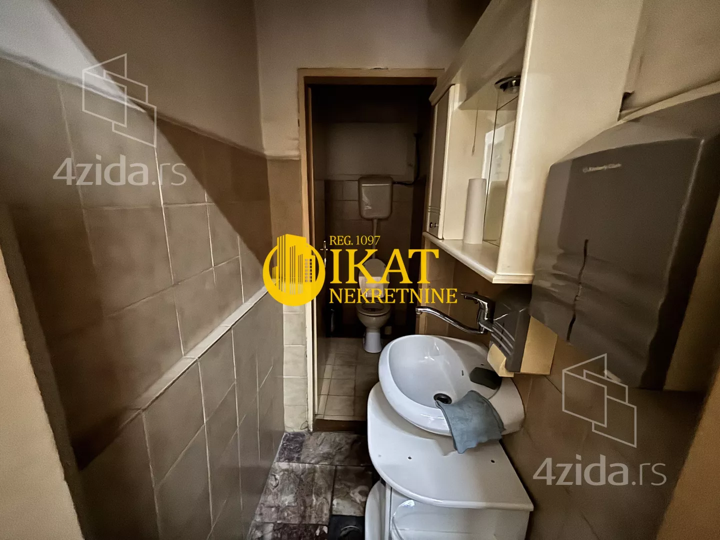 Lokal | 4zida