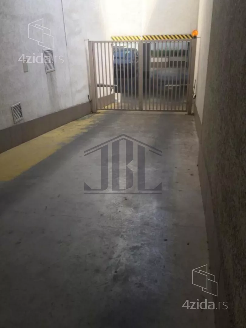 Garaža/Parking | 4zida