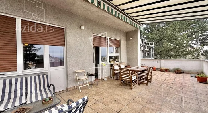 Petoiposoban stan | 4zida