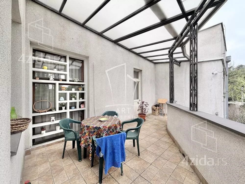 Petoiposoban stan | 4zida