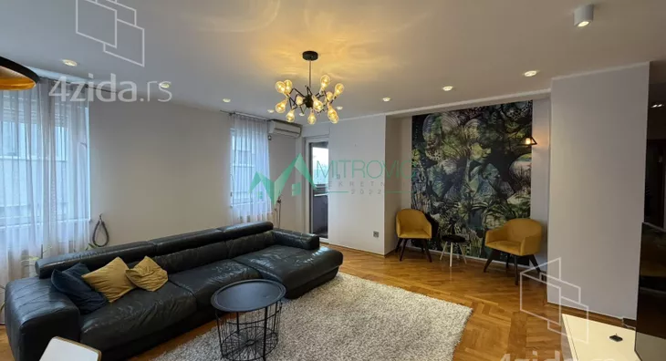 Četvoroiposoban stan | 4zida