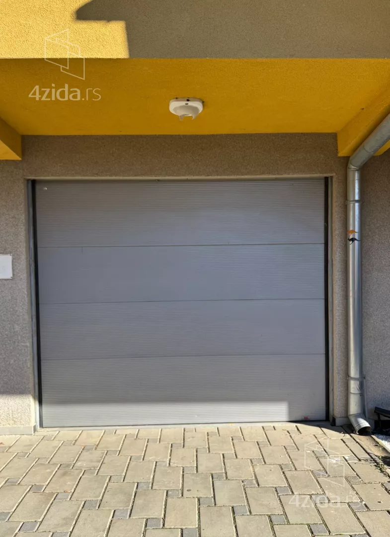 Petoiposoban stan | 4zida