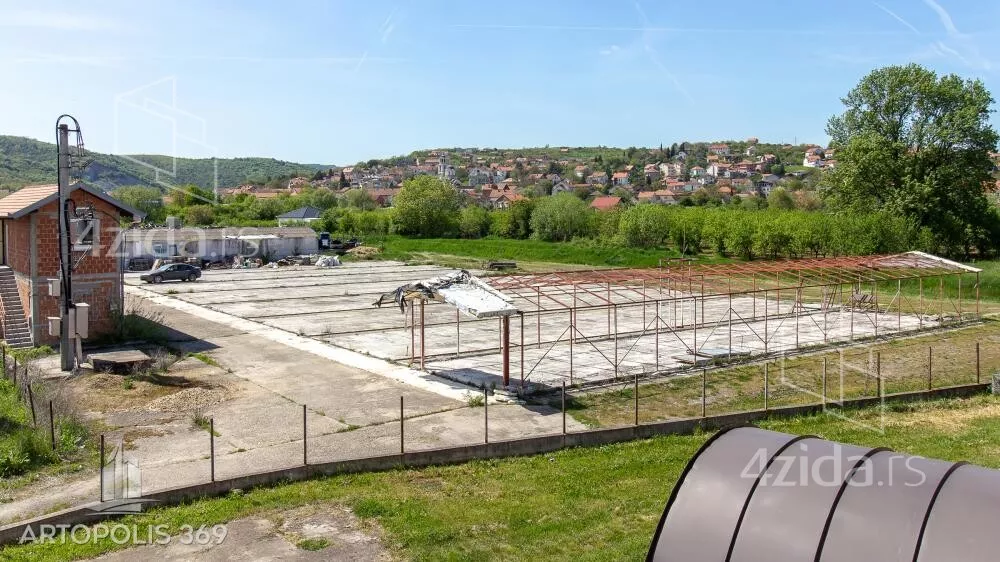 Poslovna zgrada | 4zida