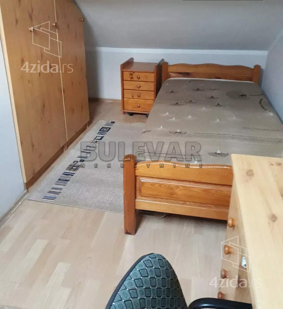 Troiposoban stan | 4zida