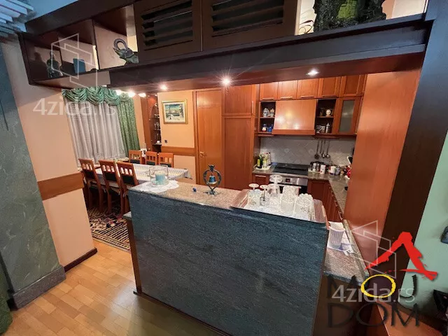 Petosoban stan | 4zida