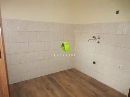 Crveni Pevac | 4zida.rs