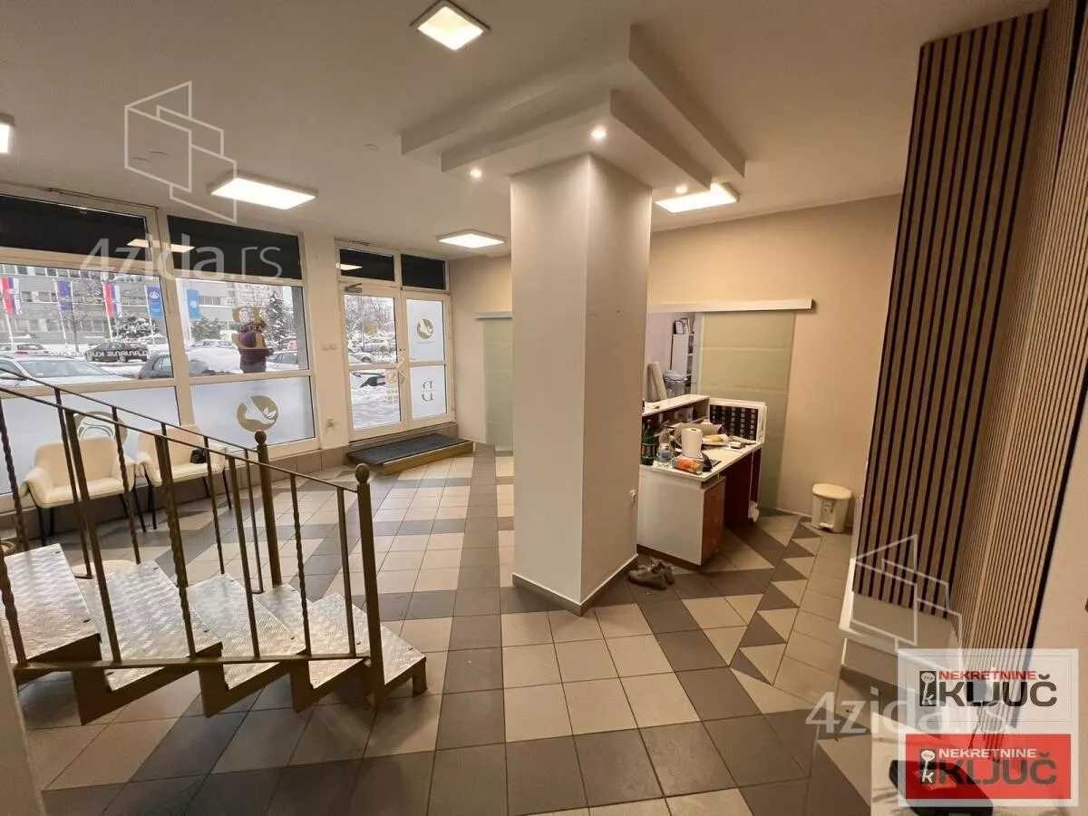 Poslovni prostor | 4zida