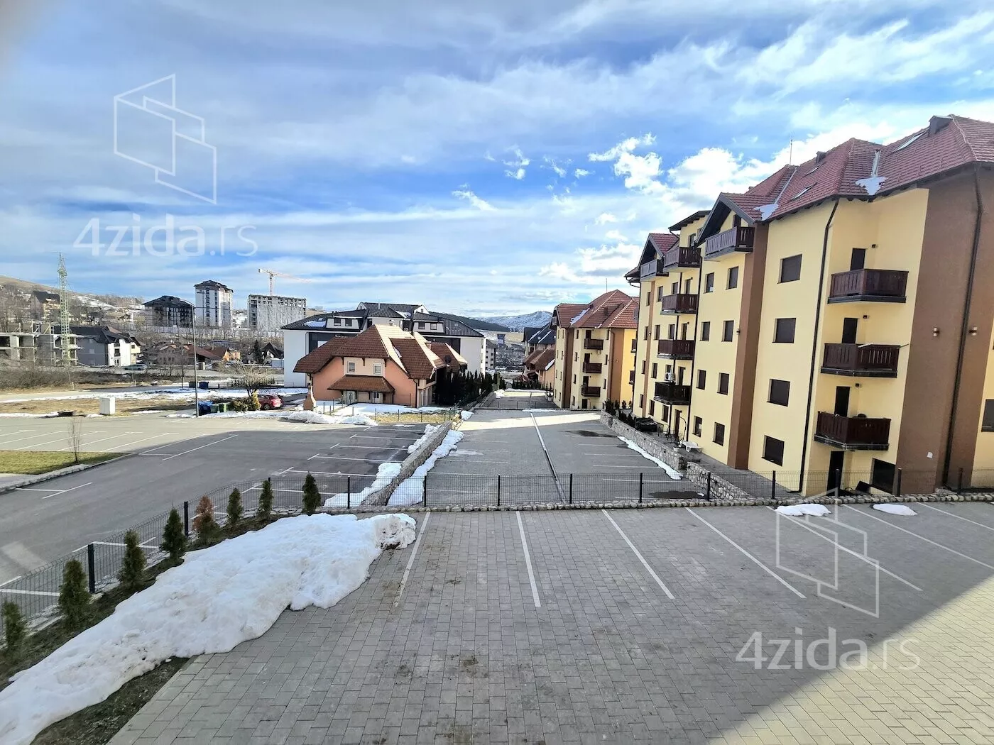 Jednoiposoban stan | 4zida