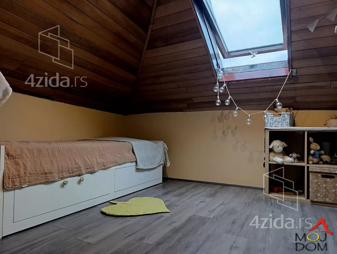 Troiposoban stan | 4zida